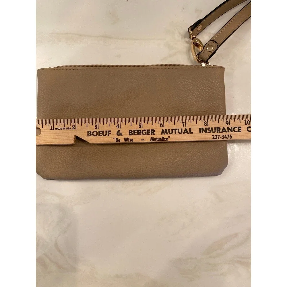 Cato Makeup Cosmetics Accessories‎ Bag Tan Zipper Close Inside Pocket Travel